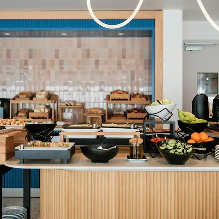 Courtyard By Marriott 4*