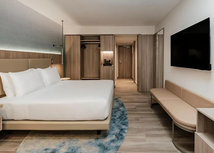 Отель Courtyard By Marriott