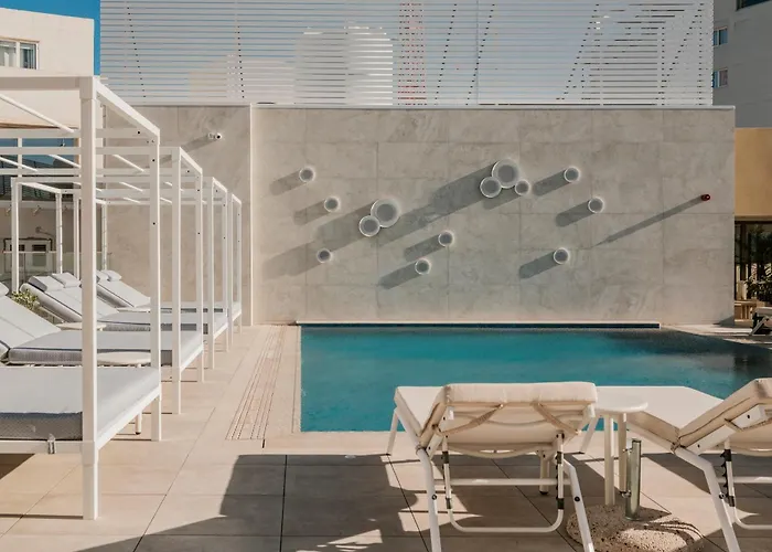 Courtyard By Marriott Отель Слима