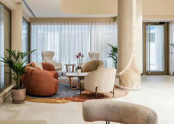 Отель Courtyard By Marriott Слима