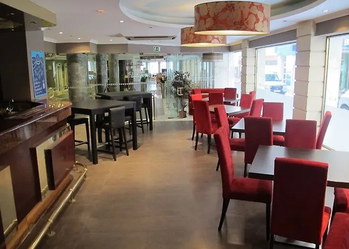 Courtyard By Marriott Отель