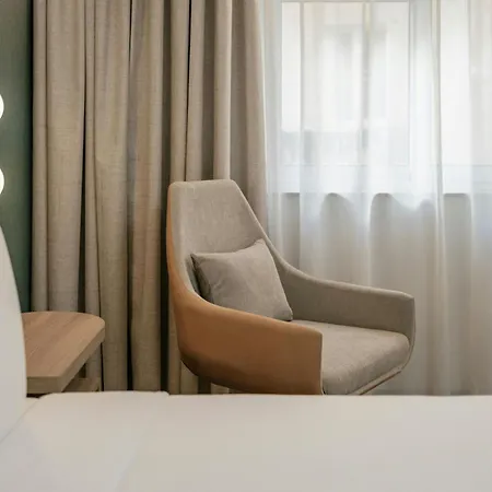 Courtyard By Marriott 4*