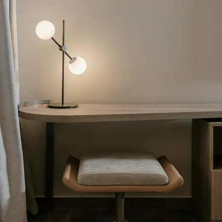 Courtyard By Marriott Hotell