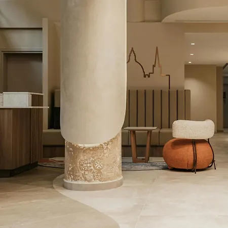 Courtyard By Marriott Hotell 4*