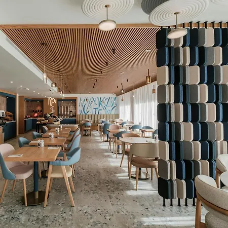 Courtyard By Marriott ホテル スリーマ