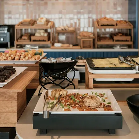 Courtyard By Marriott