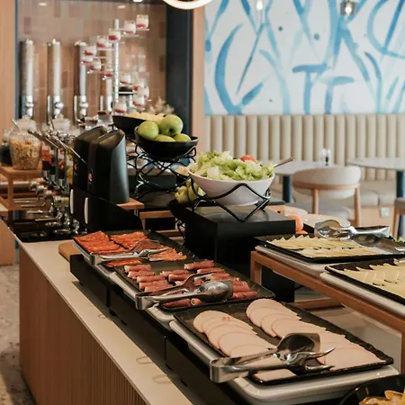 Courtyard By Marriott