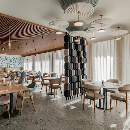 Hotell Courtyard By Marriott