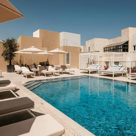 Courtyard By Marriott Hotel