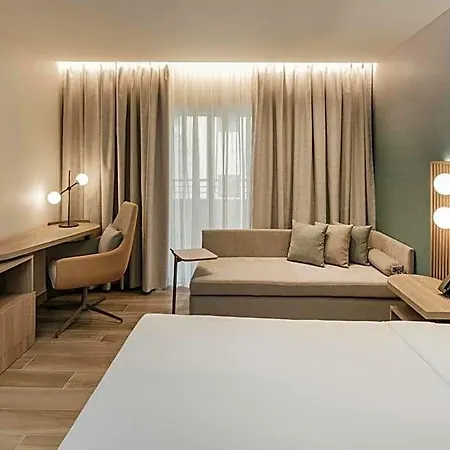 Courtyard By Marriott Hotel