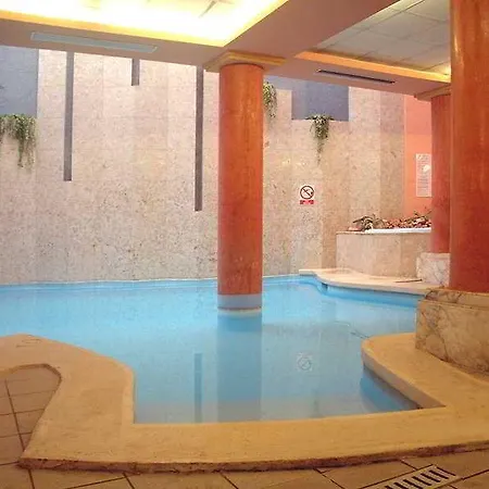 Hotell Courtyard By Marriott