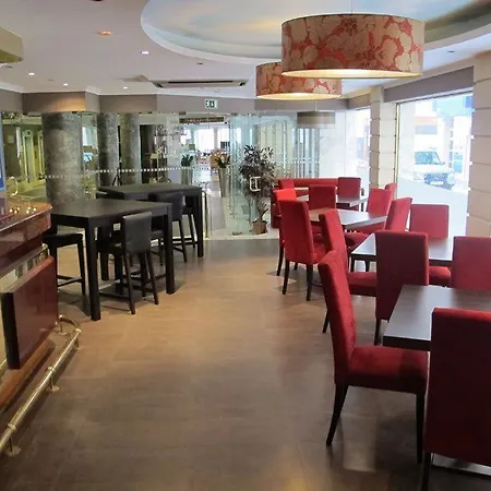 Courtyard By Marriott Hotel