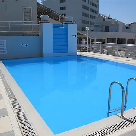 Courtyard By Marriott Hotell 4*