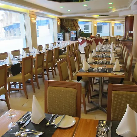 Courtyard By Marriott Hotell