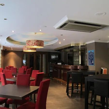 Courtyard By Marriott Слима