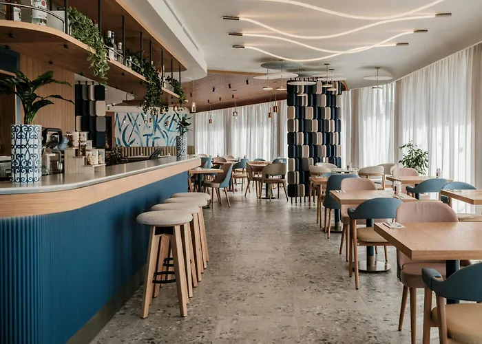 Courtyard By Marriott ホテル