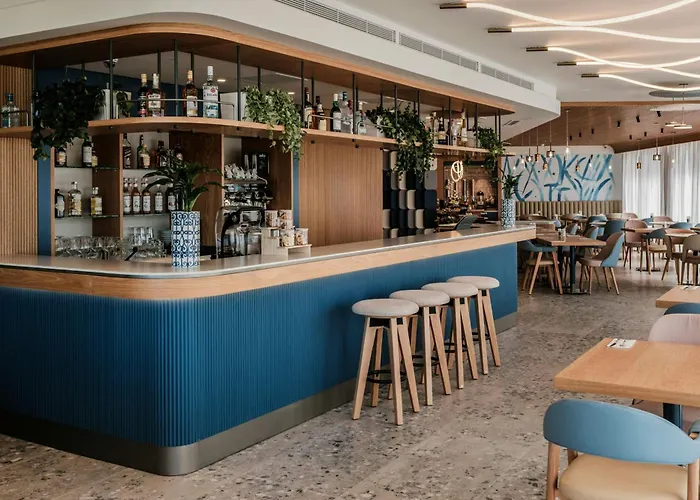 ホテル Courtyard By Marriott 4*