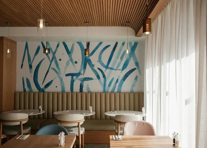 Courtyard By Marriott スリーマ