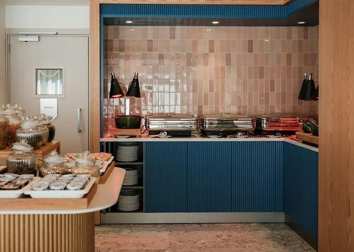 Courtyard By Marriott Hotel