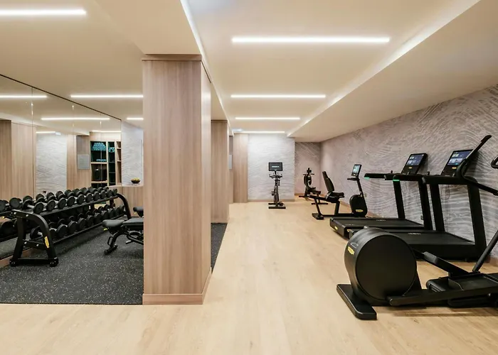 Courtyard By Marriott Отель Слима