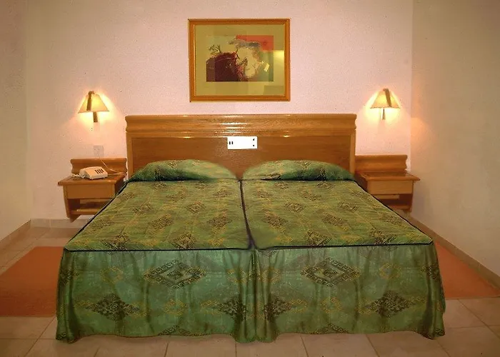 Отель Courtyard By Marriott