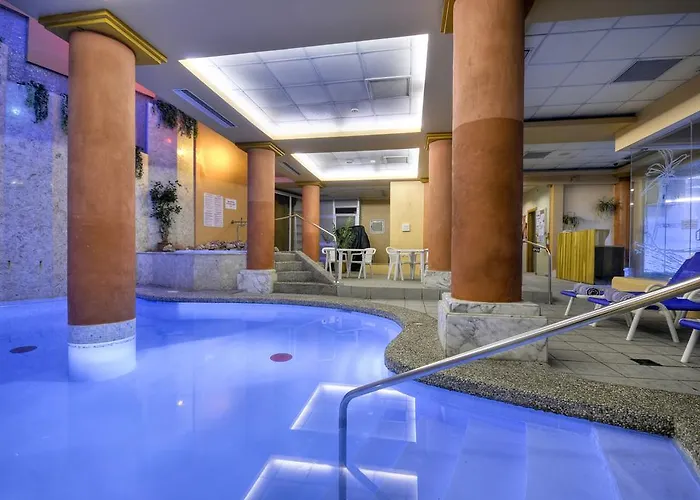 ホテル Courtyard By Marriott スリーマ