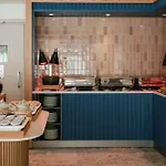 Courtyard By Marriott Hotel