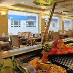 Courtyard By Marriott Hotel 4*