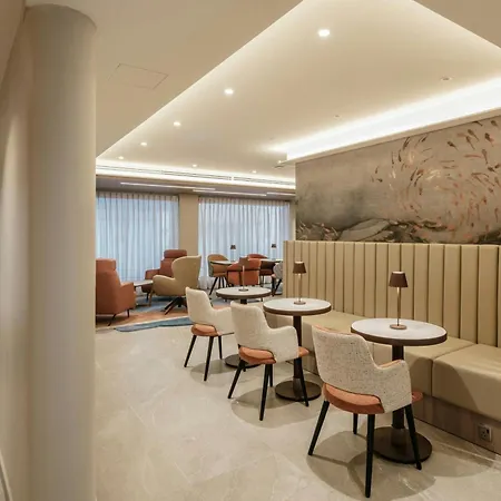Отель Courtyard By Marriott