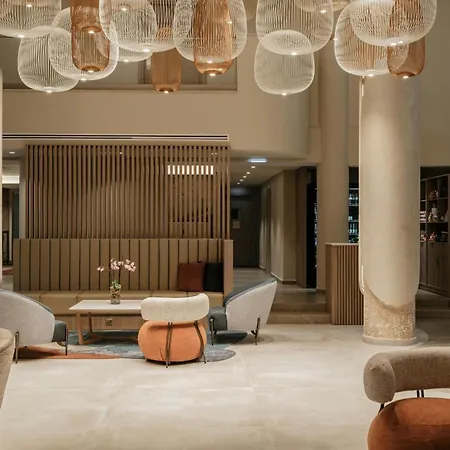 Отель Courtyard By Marriott