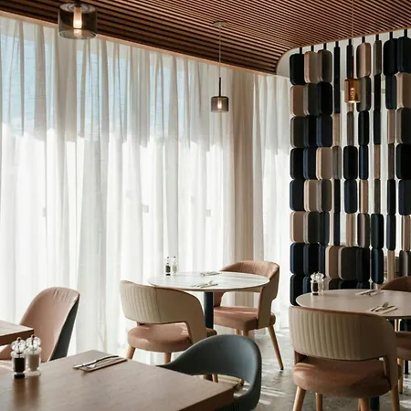 Courtyard By Marriott Отель 4*