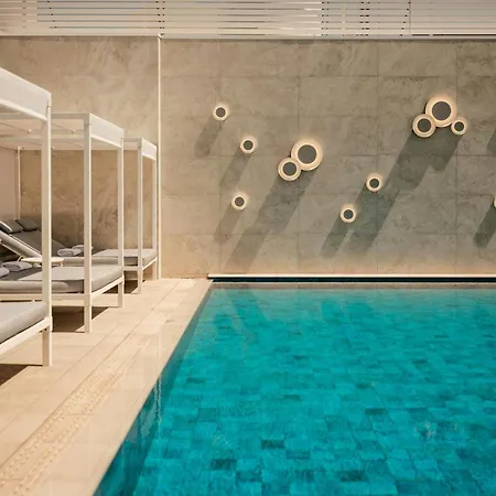 Courtyard By Marriott Hotel